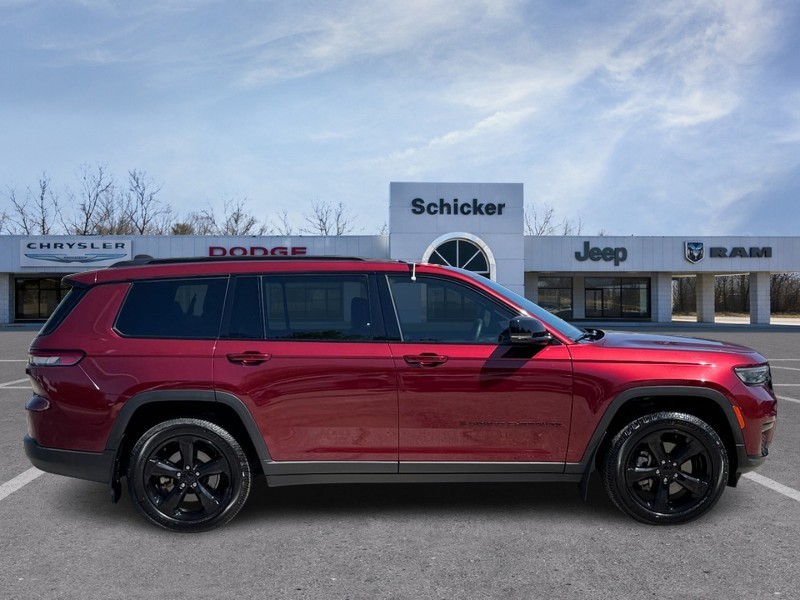 Jeep Grand Cherokee L Vehicle Full-screen Gallery Image 02