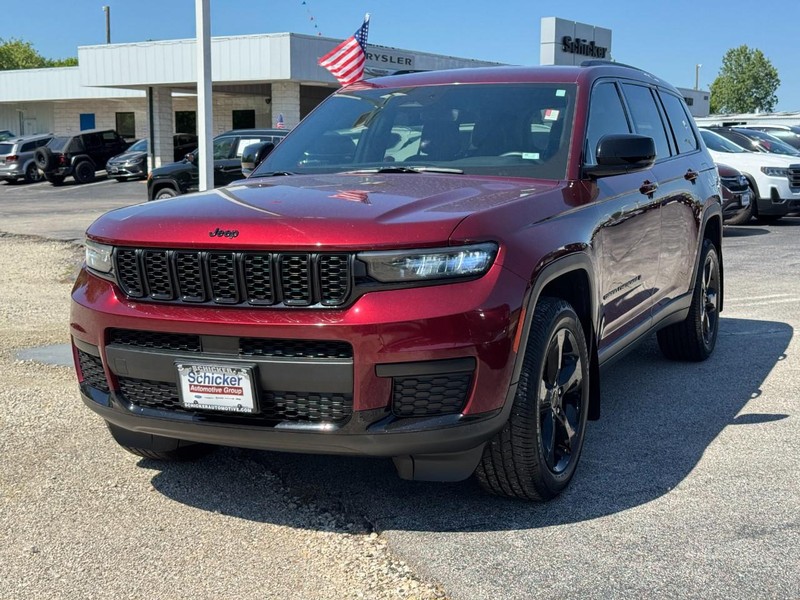 Jeep Grand Cherokee L Vehicle Full-screen Gallery Image 08