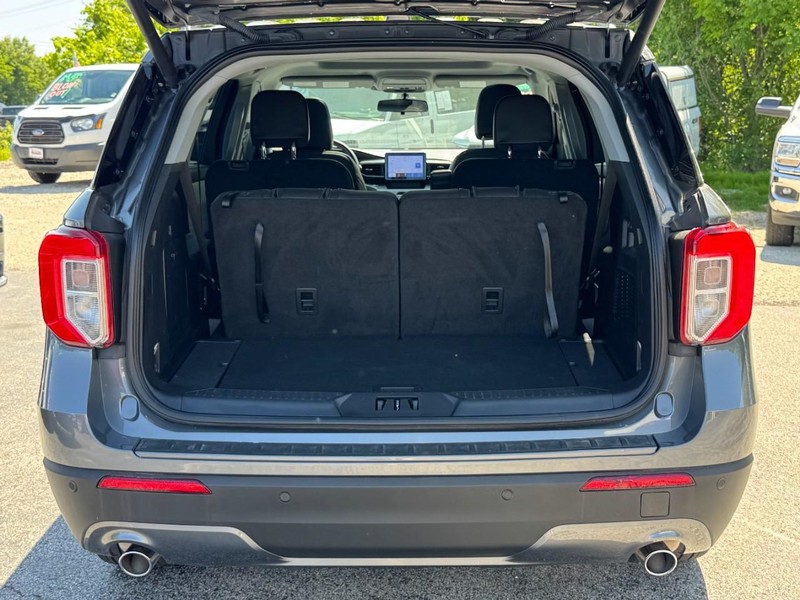 Ford Explorer Vehicle Full-screen Gallery Image 05