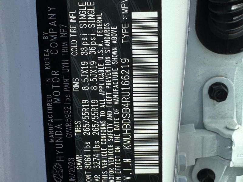 Genesis GV80 Vehicle Full-screen Gallery Image 26