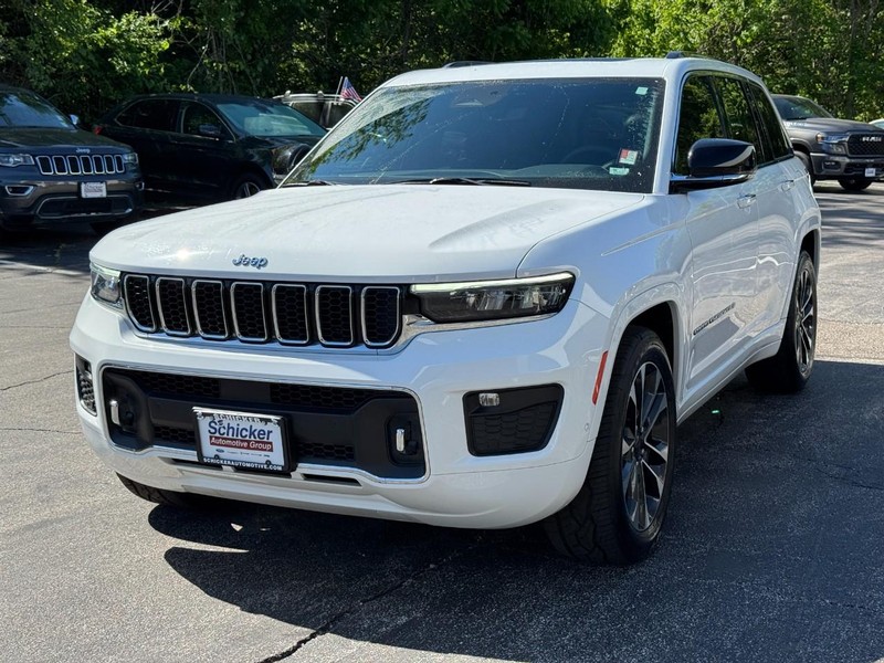 Jeep Grand Cherokee Vehicle Full-screen Gallery Image 08