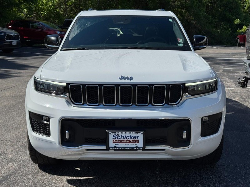 Jeep Grand Cherokee Vehicle Full-screen Gallery Image 09