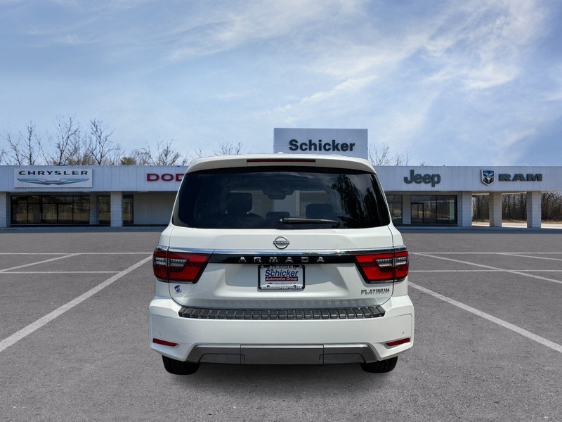Nissan Armada Vehicle Full-screen Gallery Image 04
