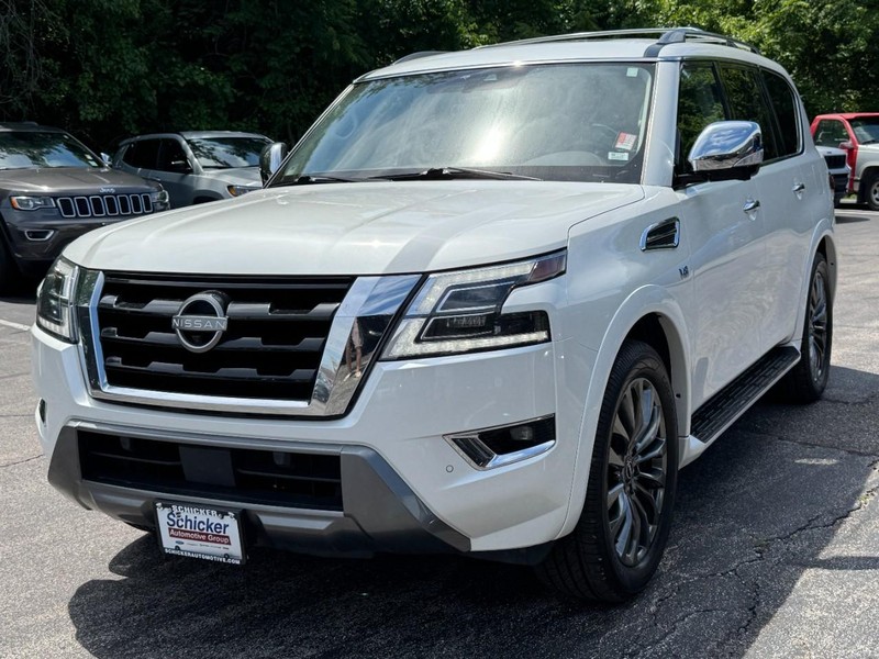 Nissan Armada Vehicle Full-screen Gallery Image 08
