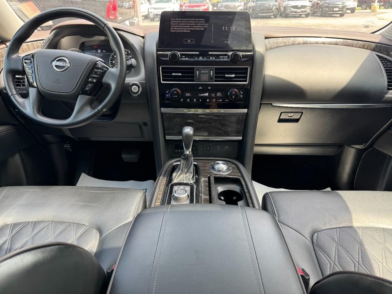 Nissan Armada Vehicle Full-screen Gallery Image 13