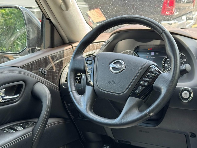 Nissan Armada Vehicle Full-screen Gallery Image 14