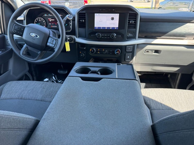 Ford F-150 Vehicle Full-screen Gallery Image 11