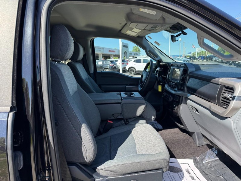 Ford F-150 Vehicle Full-screen Gallery Image 15