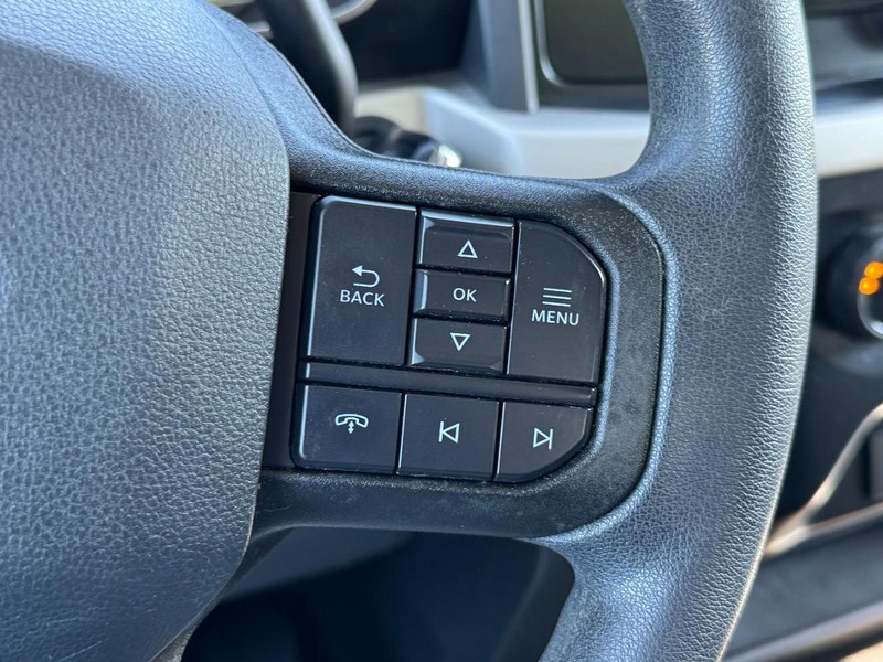 Ford F-150 Vehicle Full-screen Gallery Image 17