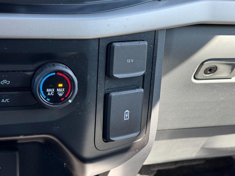 Ford F-150 Vehicle Full-screen Gallery Image 20