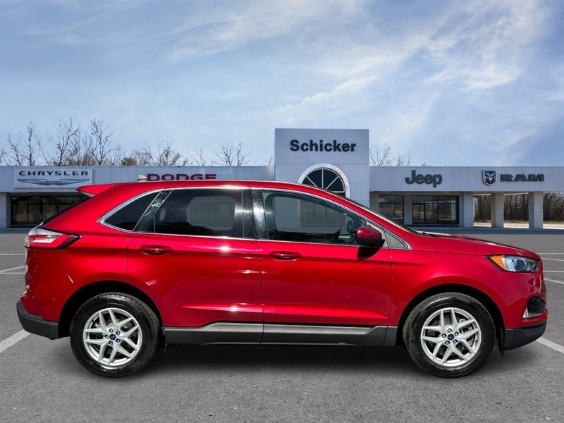 Ford Edge Vehicle Full-screen Gallery Image 02