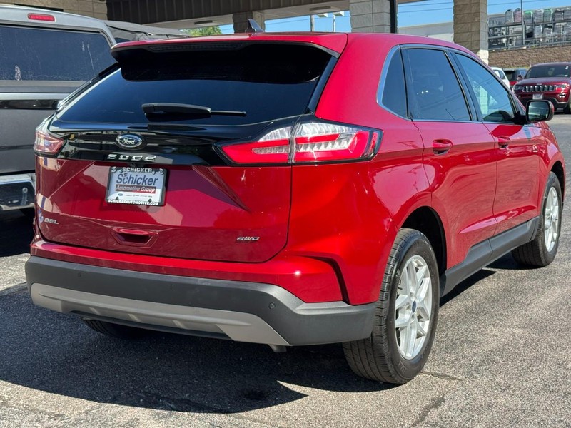 Ford Edge Vehicle Full-screen Gallery Image 03