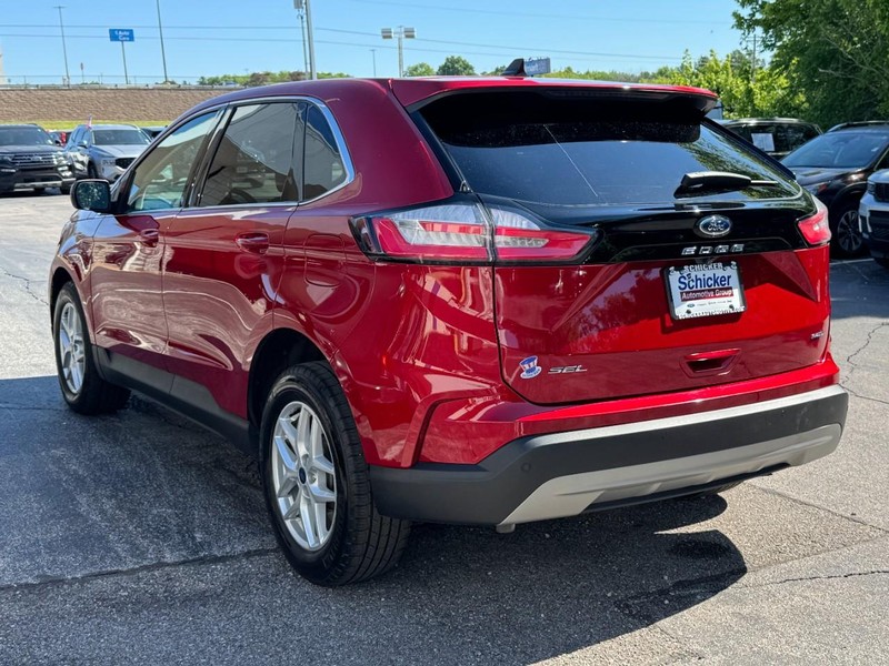 Ford Edge Vehicle Full-screen Gallery Image 06