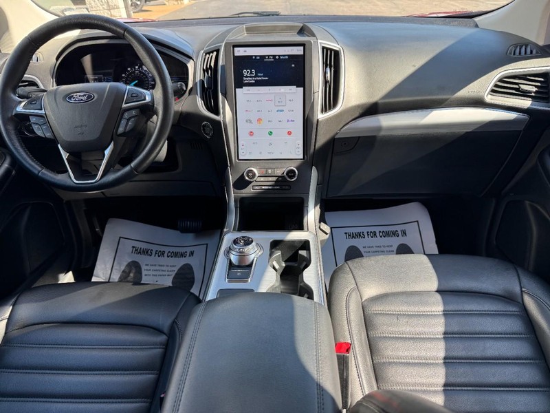 Ford Edge Vehicle Full-screen Gallery Image 11