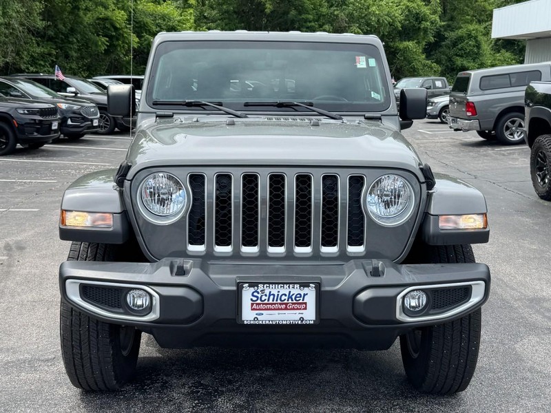 Jeep Gladiator Vehicle Full-screen Gallery Image 09
