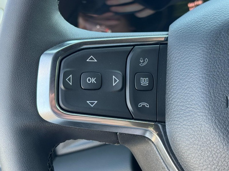 Ram 2500 Vehicle Full-screen Gallery Image 18