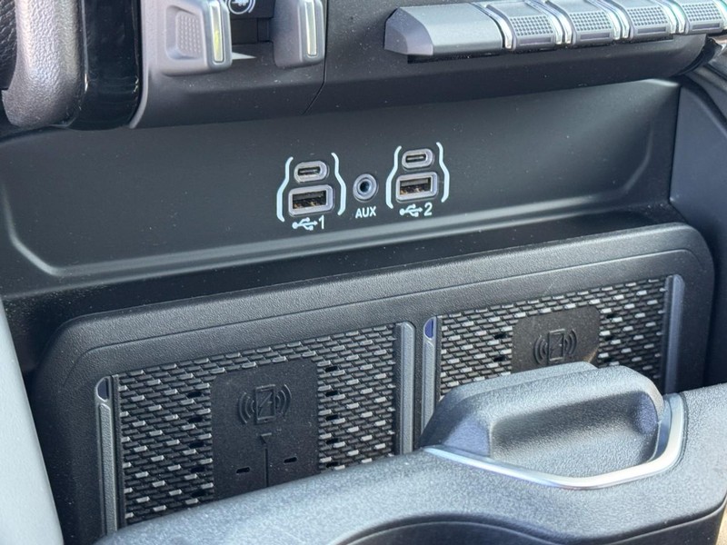 Ram 2500 Vehicle Full-screen Gallery Image 21