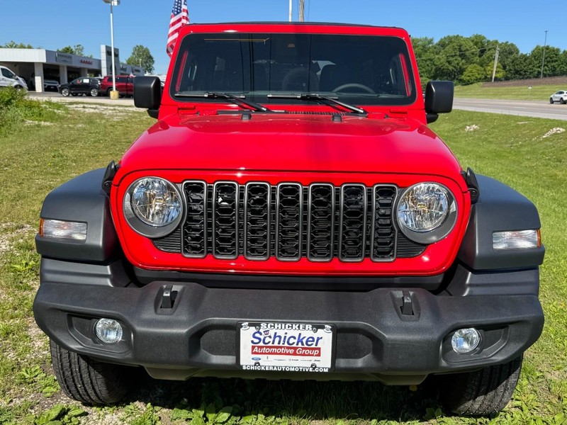 Jeep Wrangler Vehicle Full-screen Gallery Image 09