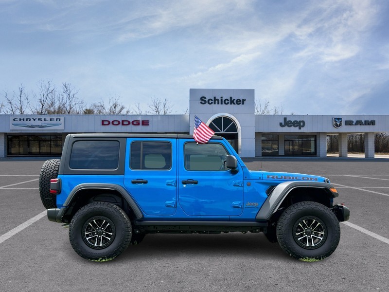 Jeep Wrangler Vehicle Full-screen Gallery Image 02