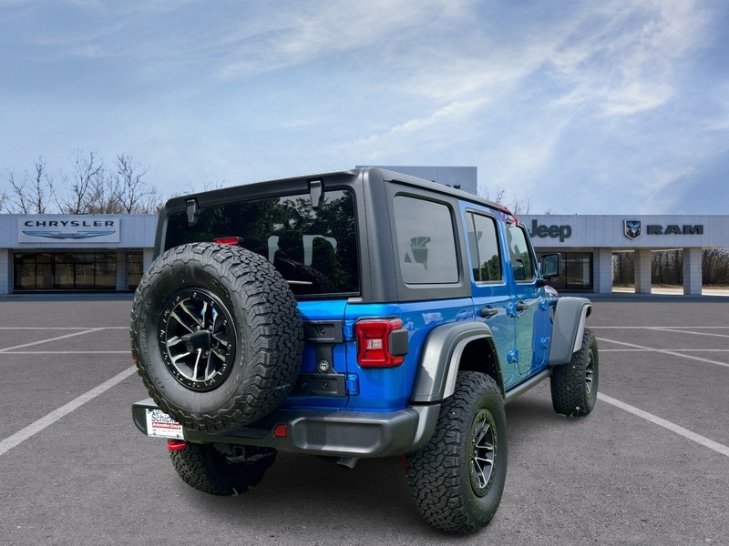 Jeep Wrangler Vehicle Full-screen Gallery Image 03
