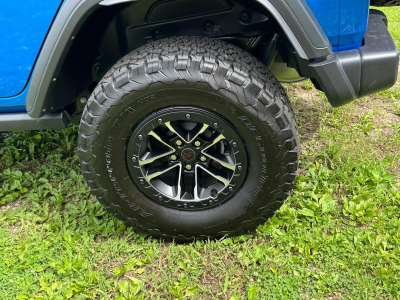 Jeep Wrangler Vehicle Full-screen Gallery Image 07