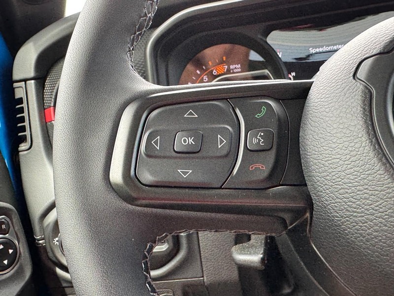 Jeep Wrangler Vehicle Full-screen Gallery Image 16