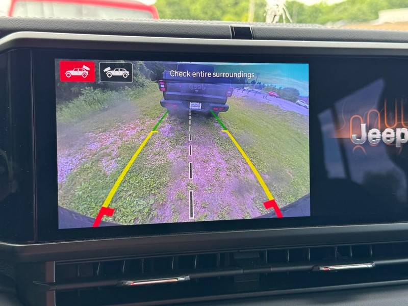 Jeep Wrangler Vehicle Full-screen Gallery Image 21