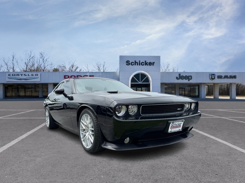 Dodge Challenger Vehicle Full-screen Gallery Image 01