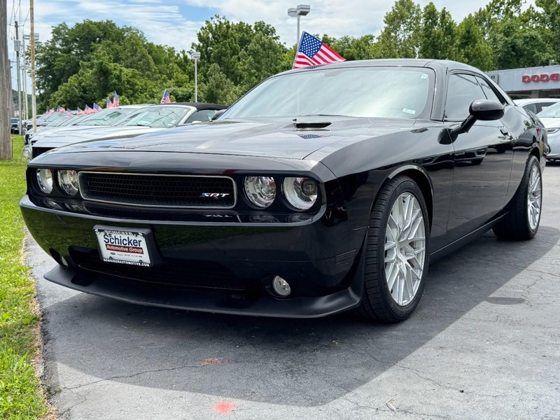Dodge Challenger Vehicle Full-screen Gallery Image 08