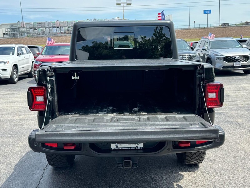 Jeep Gladiator Vehicle Full-screen Gallery Image 05