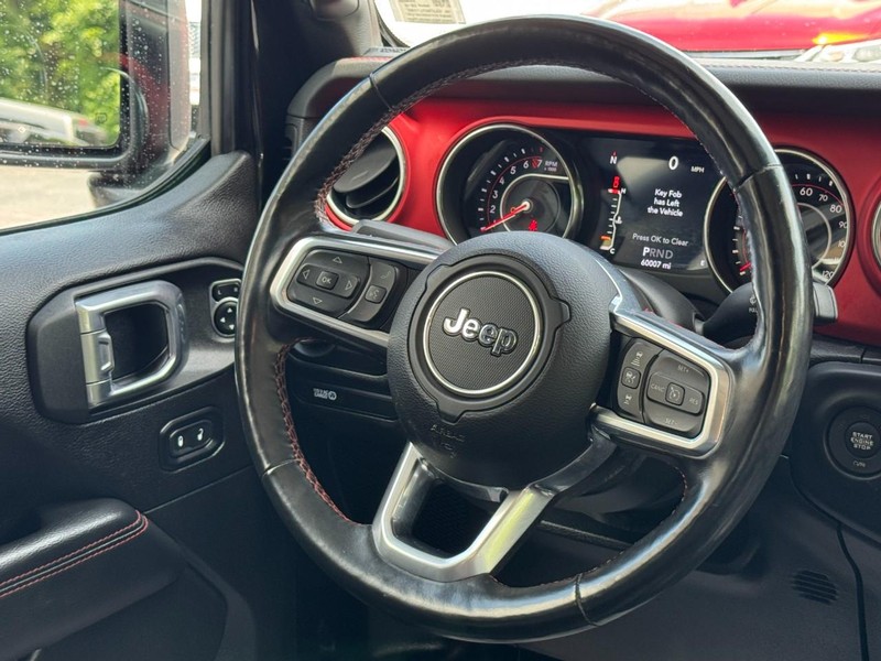 Jeep Gladiator Vehicle Full-screen Gallery Image 12