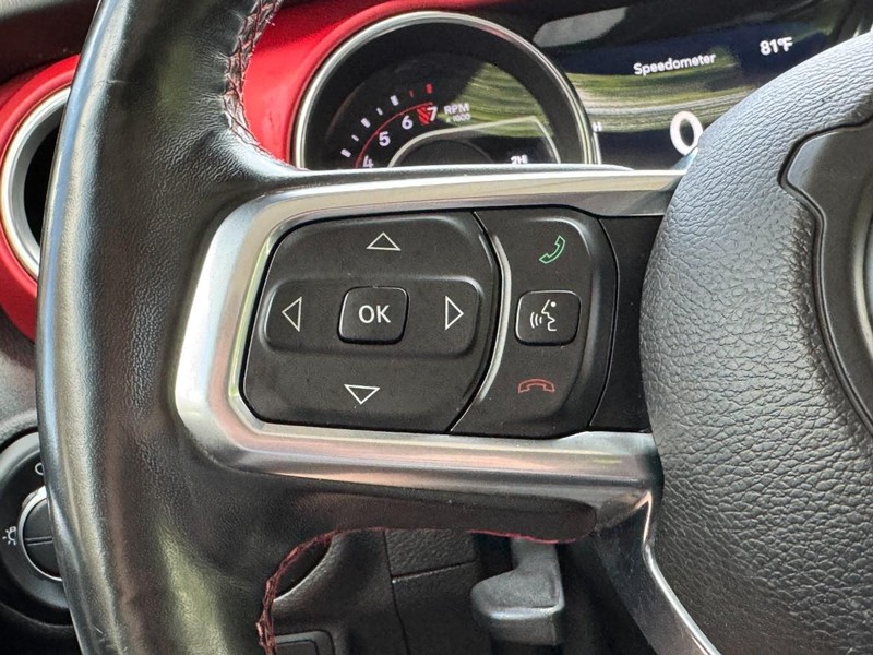 Jeep Gladiator Vehicle Full-screen Gallery Image 16
