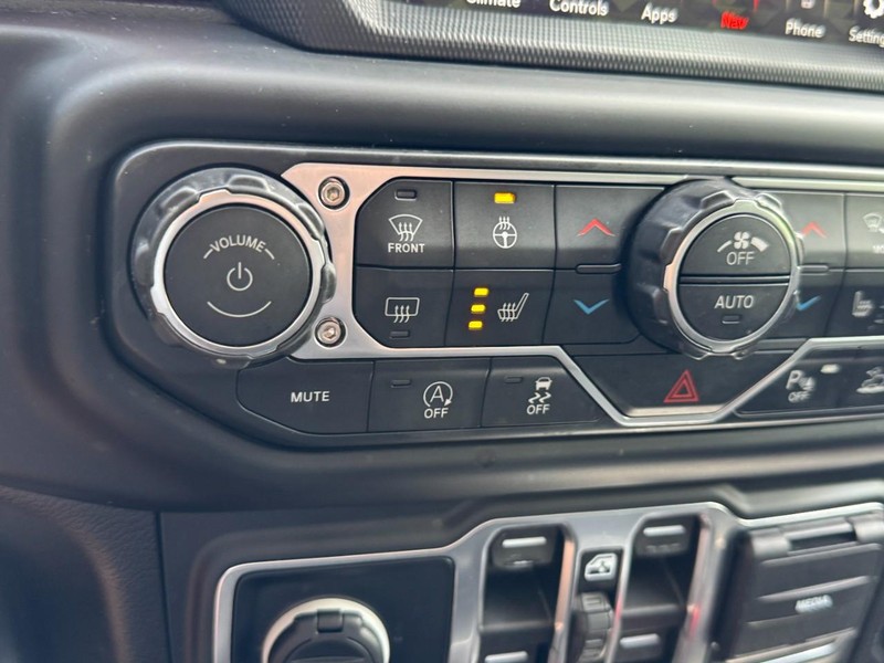 Jeep Gladiator Vehicle Full-screen Gallery Image 20