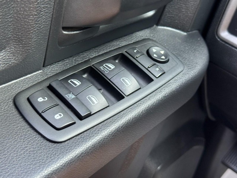Ram 1500 Vehicle Full-screen Gallery Image 21