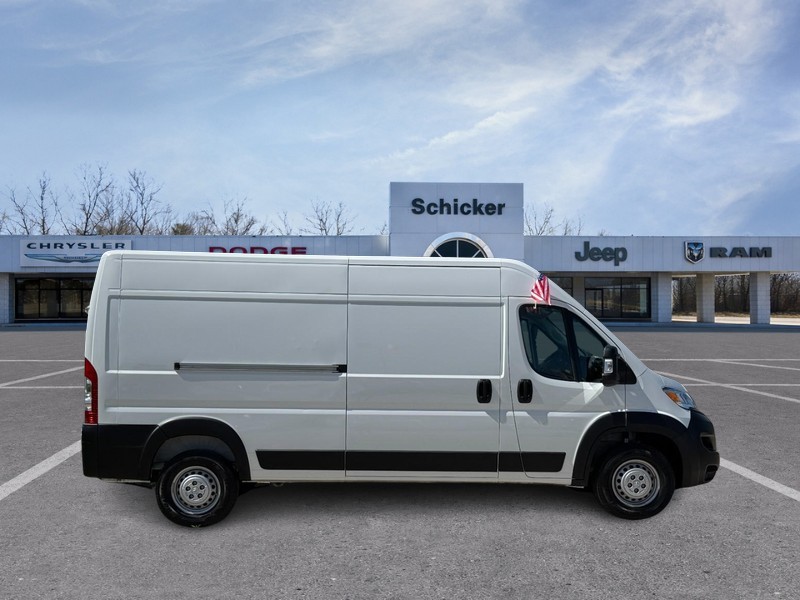 Ram ProMaster Cargo Van Vehicle Full-screen Gallery Image 02