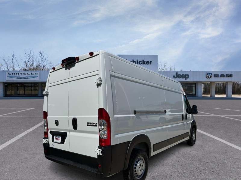 Ram ProMaster Cargo Van Vehicle Full-screen Gallery Image 03