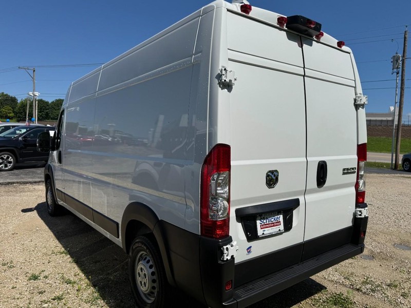 Ram ProMaster Cargo Van Vehicle Full-screen Gallery Image 06