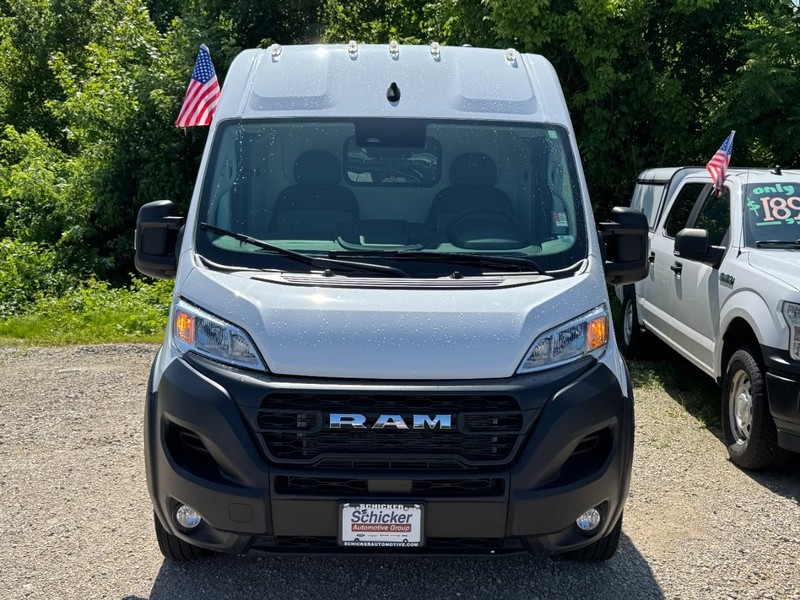Ram ProMaster Cargo Van Vehicle Full-screen Gallery Image 09