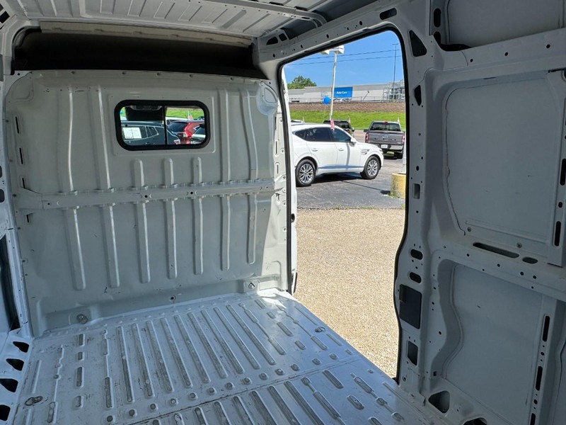Ram ProMaster Cargo Van Vehicle Full-screen Gallery Image 12
