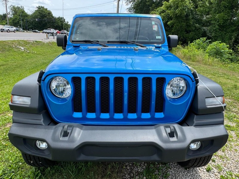 Jeep Wrangler Vehicle Full-screen Gallery Image 09
