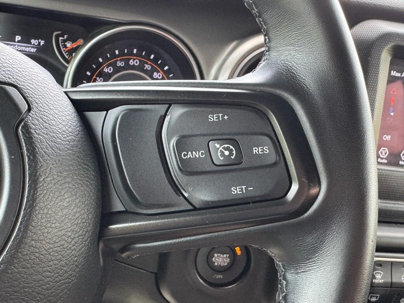 Jeep Wrangler Vehicle Full-screen Gallery Image 18