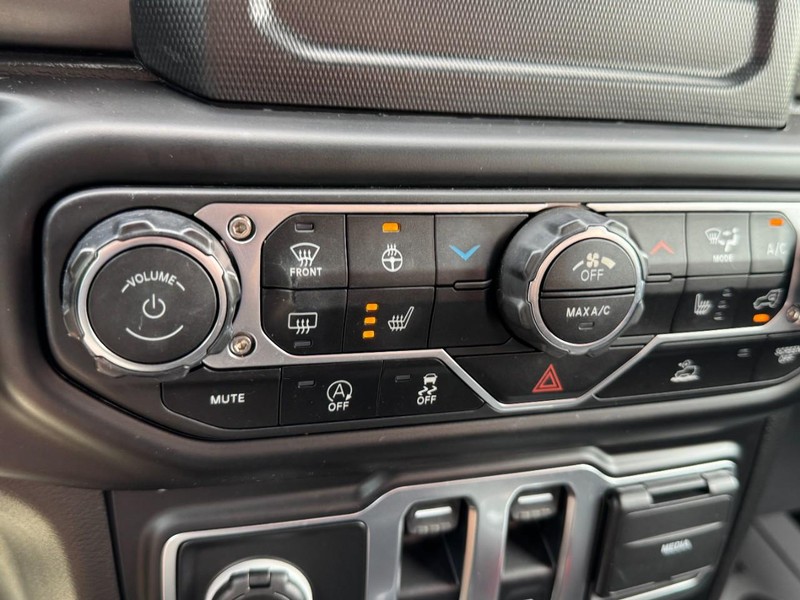 Jeep Wrangler Vehicle Full-screen Gallery Image 22