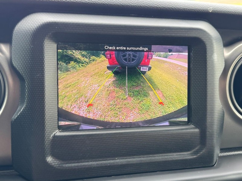 Jeep Wrangler Vehicle Full-screen Gallery Image 24