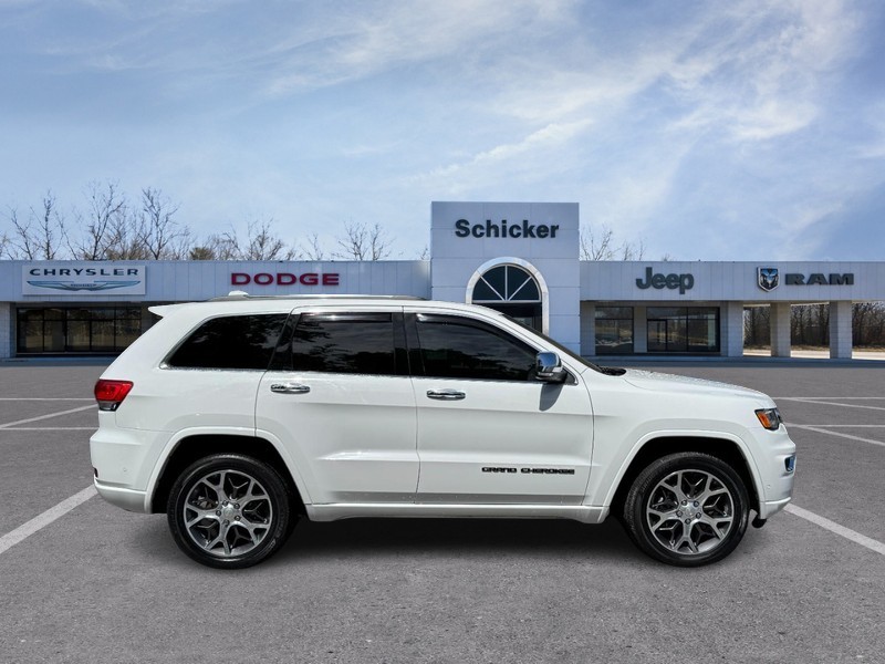 Jeep Grand Cherokee Vehicle Full-screen Gallery Image 02