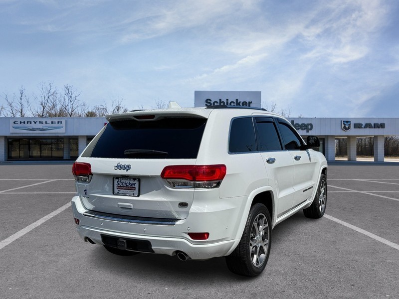 Jeep Grand Cherokee Vehicle Full-screen Gallery Image 03