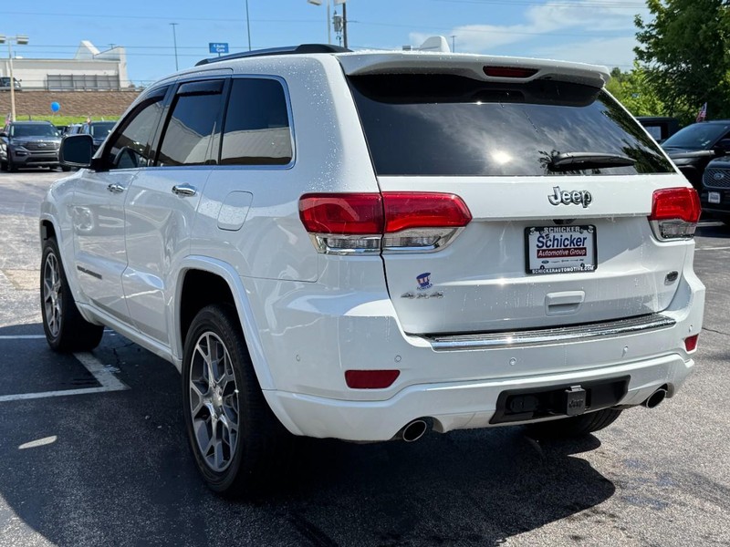 Jeep Grand Cherokee Vehicle Full-screen Gallery Image 06