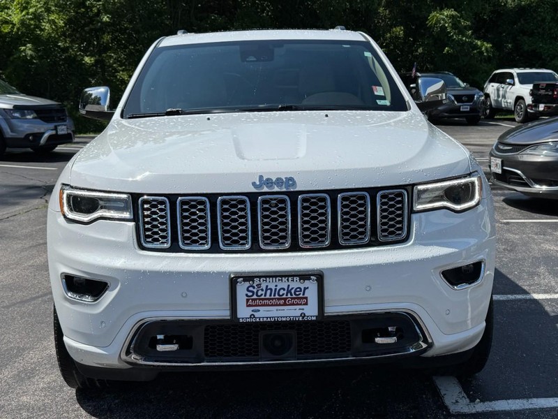 Jeep Grand Cherokee Vehicle Full-screen Gallery Image 09