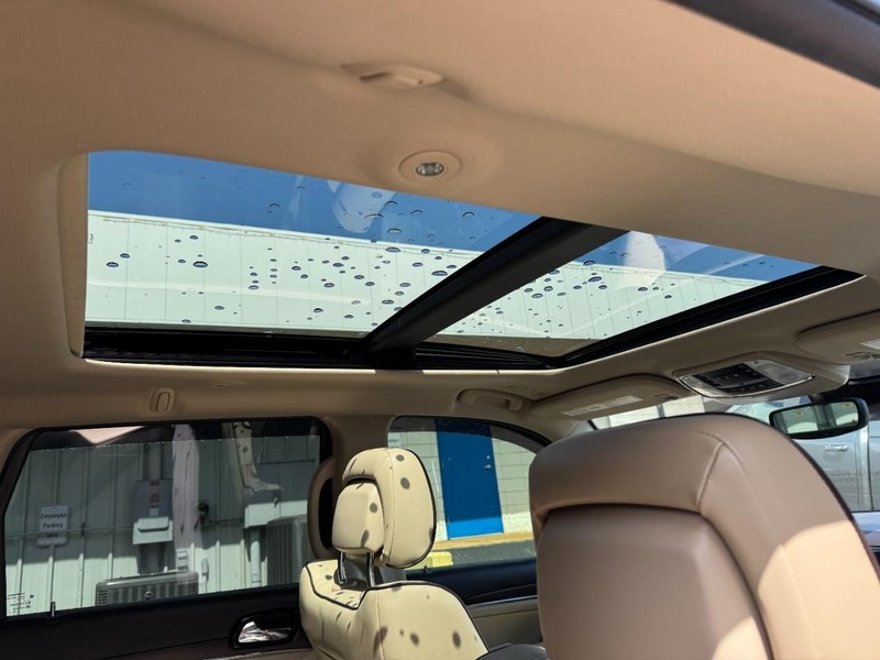 Jeep Grand Cherokee Vehicle Full-screen Gallery Image 11