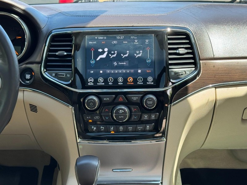 Jeep Grand Cherokee Vehicle Full-screen Gallery Image 14