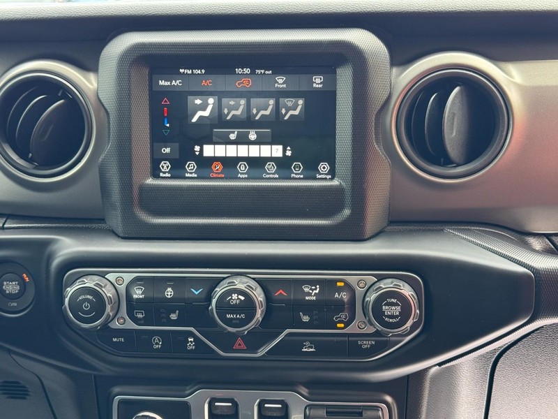 Jeep Wrangler Vehicle Full-screen Gallery Image 14